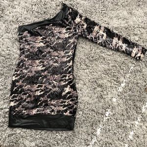 Bebe addiction 1 shoulder sequined cocktail dress